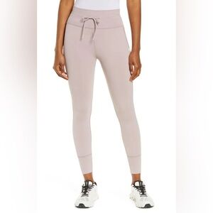 Vuori Daily Legging in Dusk